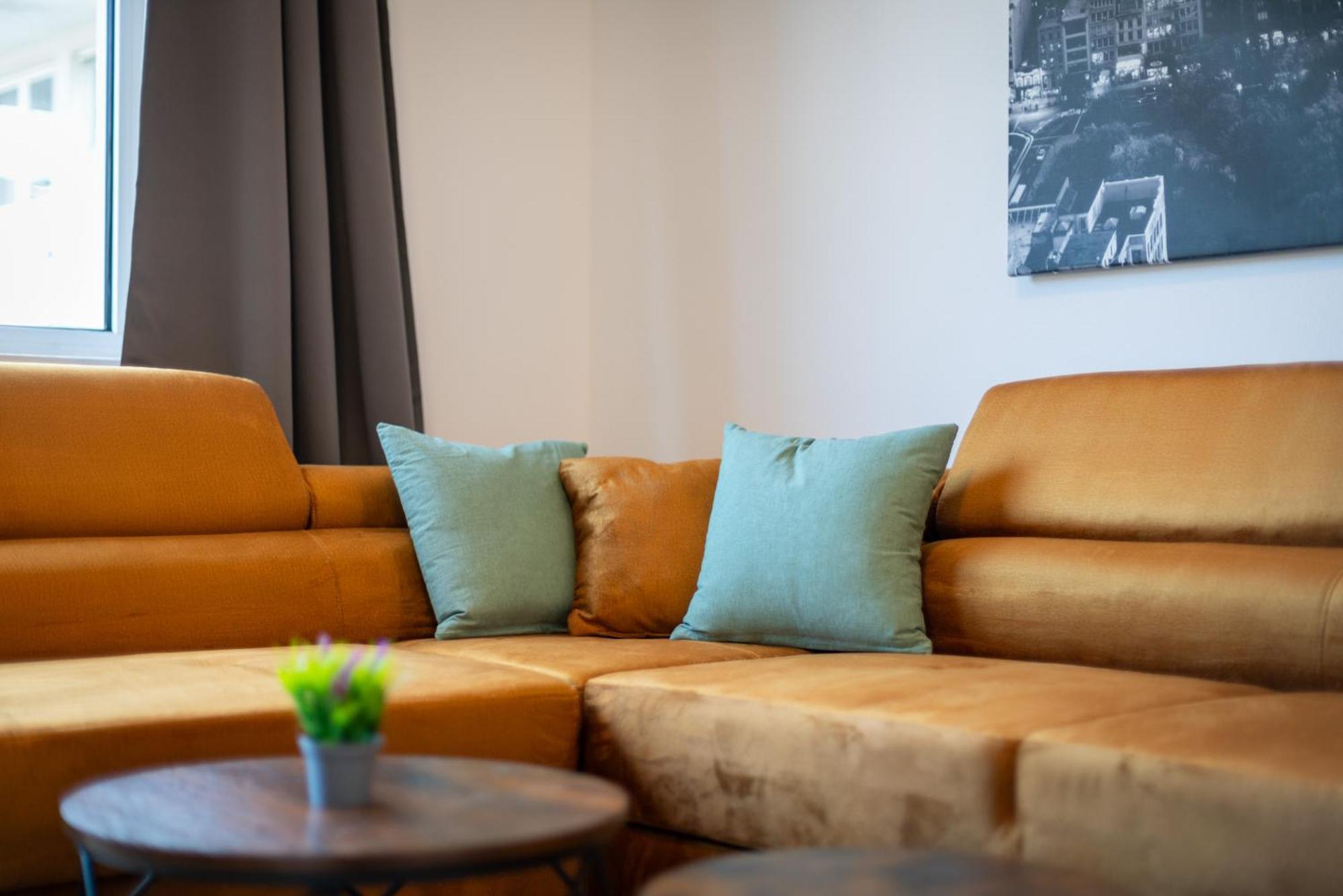 Homely-Apartment Manhattanart, Zentral, Parkplatz, Billard,Ps4, Dart, Balkon Bielefeld Exterior foto